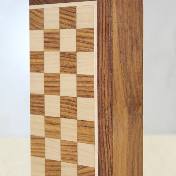 KESGİN MARKET® Özel Vernikli Mıknatıs Taşlı Ahşap Katlanabilir Kutulu Satranç Oyunu 17.5 Cm G221