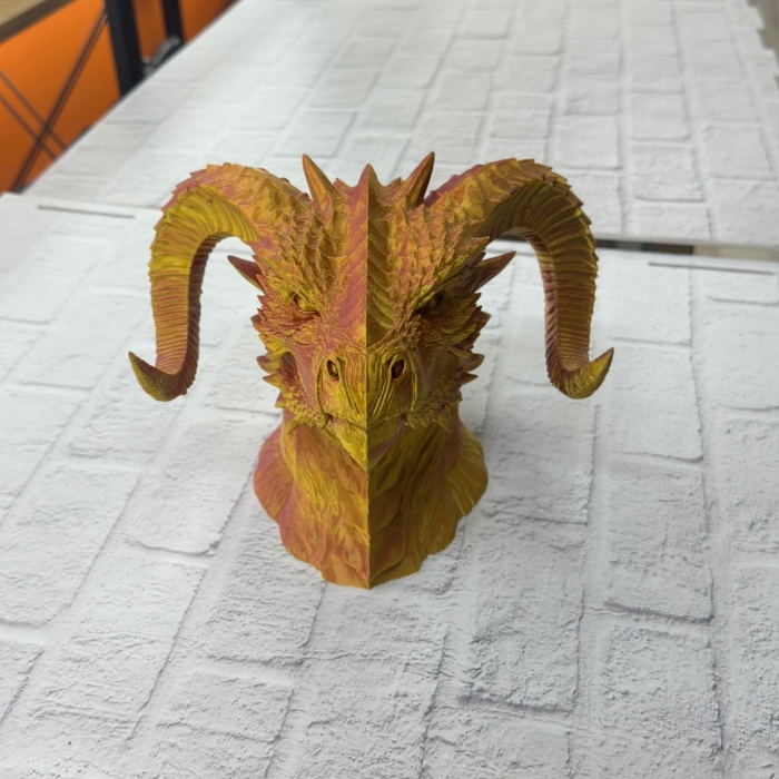 Altın Kırmızı Ejderha Figürü