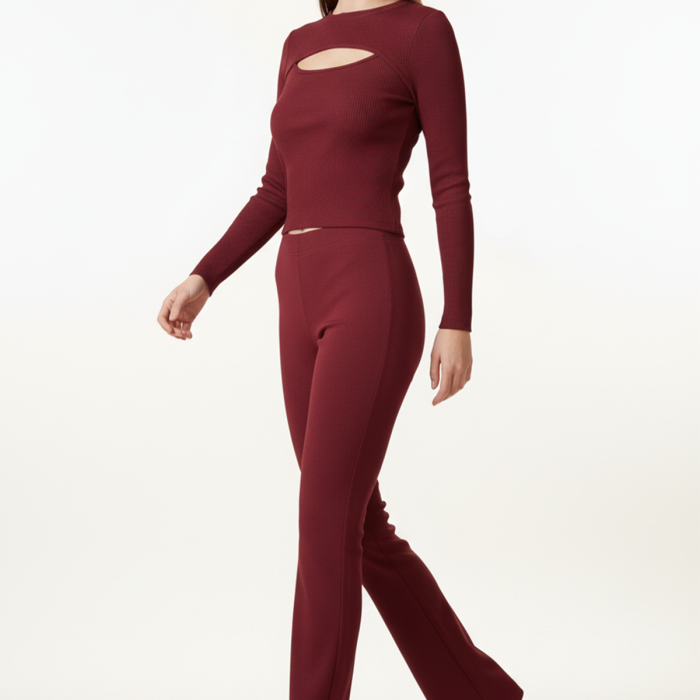 Kadın Kırmızı Göğüs Pencere İkili Takım