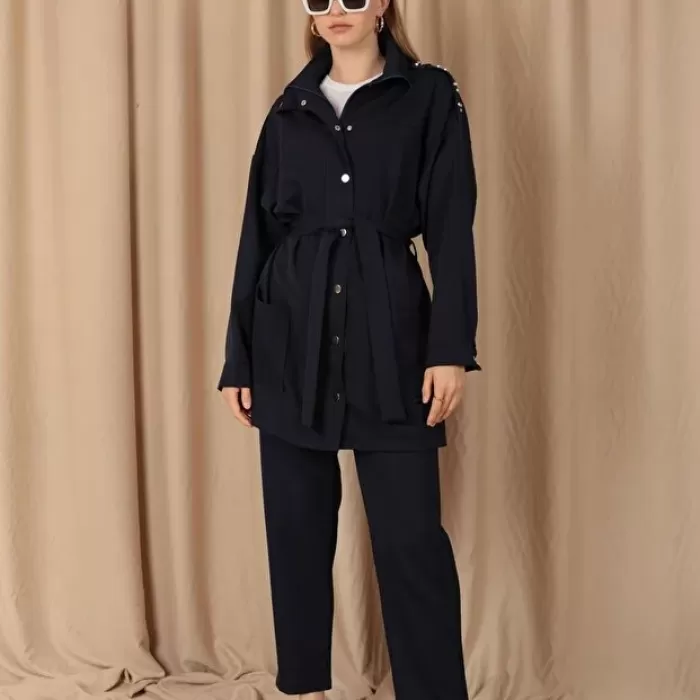 Atlas Kumaş Fermuarlı Yaka Kuşak Detaylı Kadın Ceket