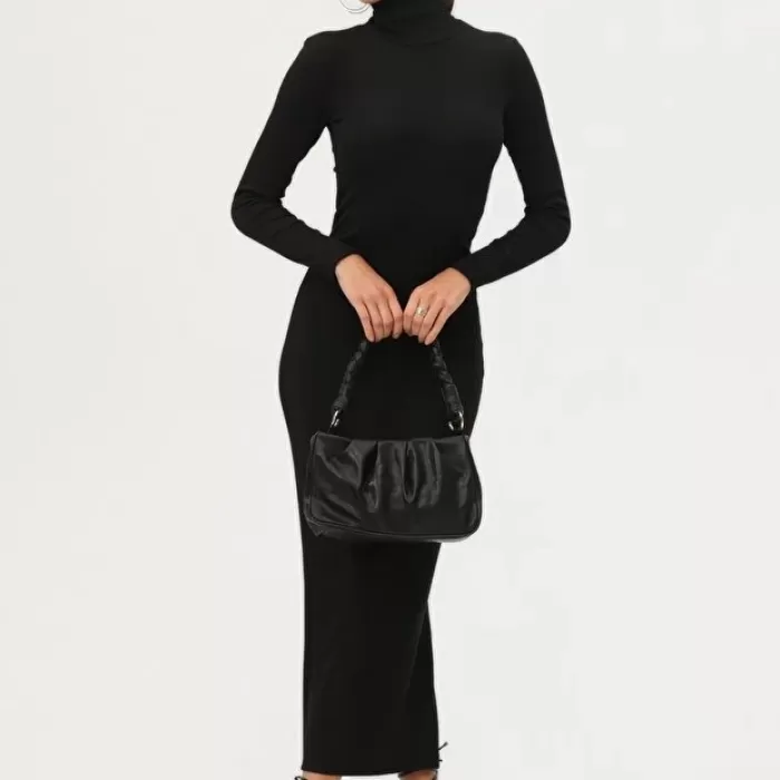 Kadın Siyah Boğazlı Uzun Maxi Elbise