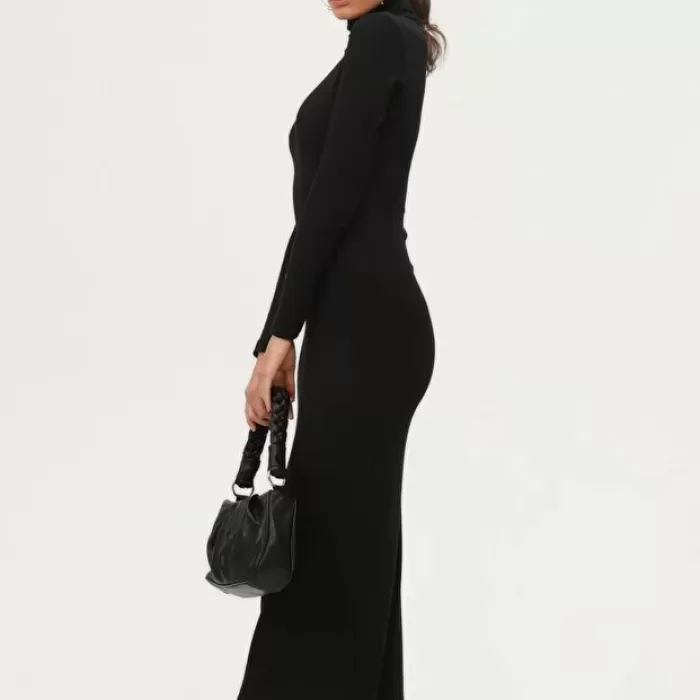 Kadın Siyah Boğazlı Uzun Maxi Elbise
