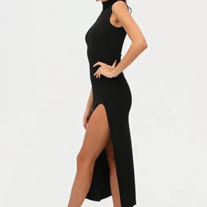 Kadın Siyah Boğazlı Kolsuz Yırtmaçlı Maxi Elbise