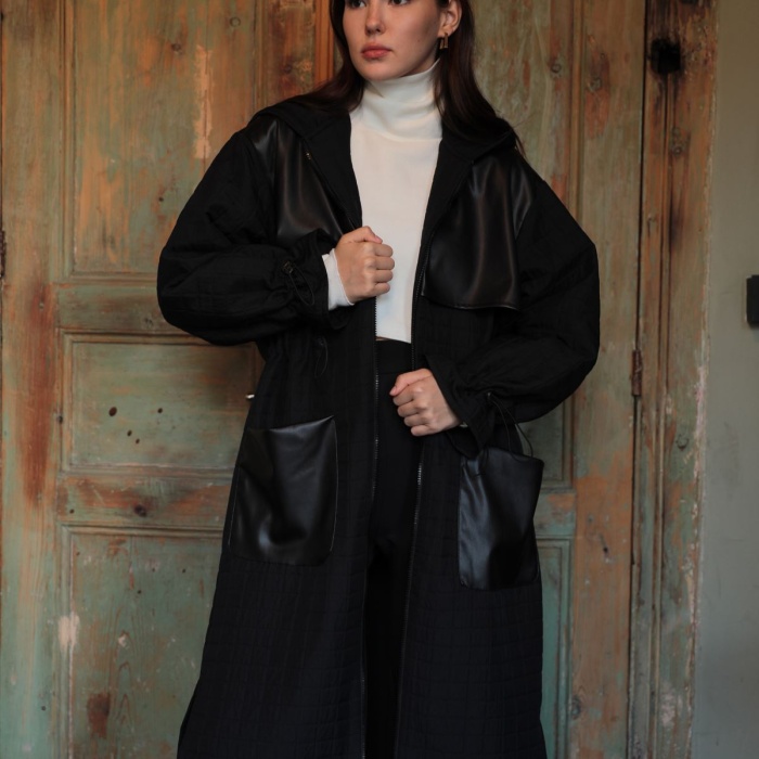 Deri Kumaş Garni Detay Jakar Kadın Trençkot-Siyah