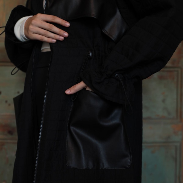 Deri Kumaş Garni Detay Jakar Kadın Trençkot-Siyah