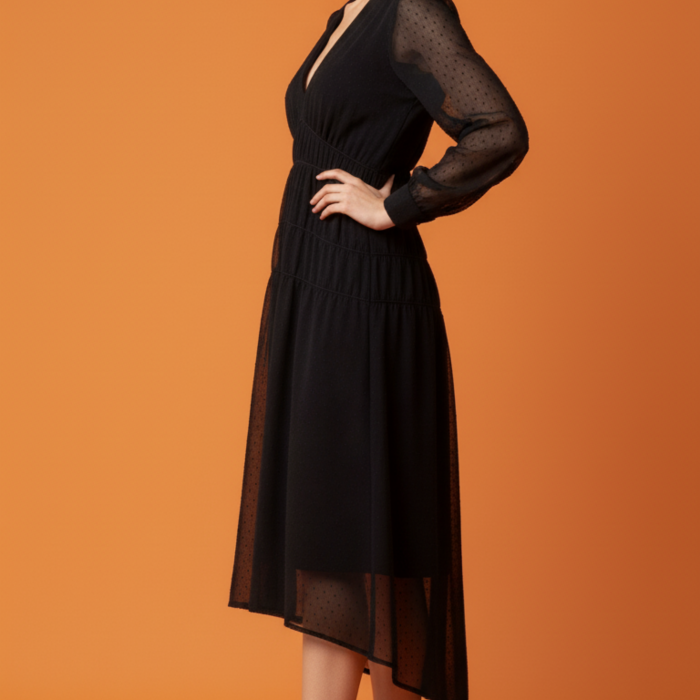 Siyah Tül Detaylı Büzgülü V Yaka Midi Elbise