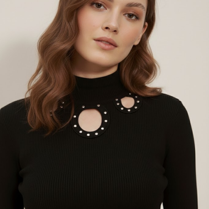 Kadın Siyah Pamuklu Kaşkorse Yarım Balıkçı Yaka Pencere Detaylı Taş İşlemeli Cut Out Bluz