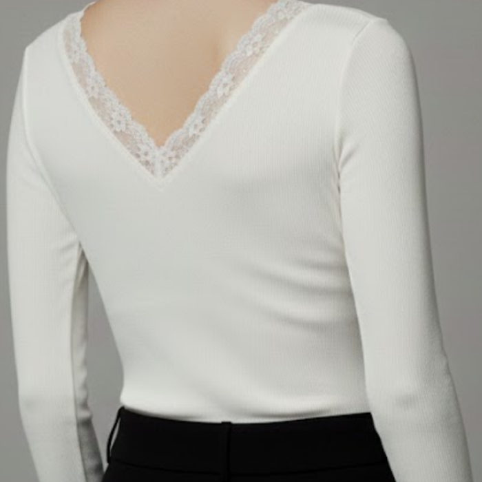 Kadın Beyaz Pamuklu Kaşkorse Dantelli V Yaka Ön Arka Dekolteli Slim Fit Esnek Bluz