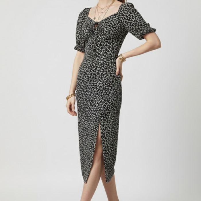 Kadın Siyah Çiçek Desenli Yırtmaçlı Midi Elbise Kare Yaka Büzgü Detaylı