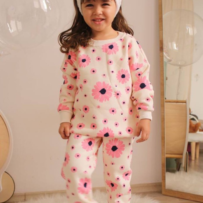 Üç İplik Şardonlu Çiçek Baskılı Kız Çocuk Günlük Takım