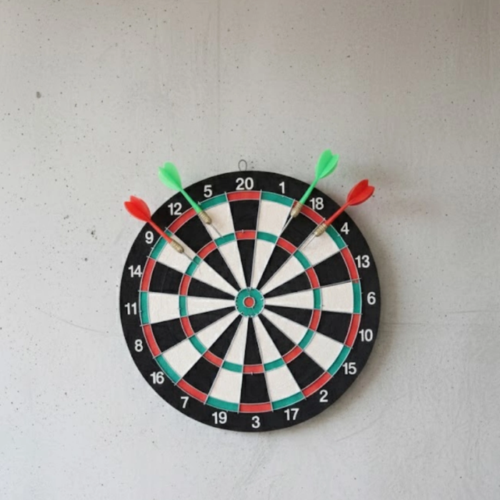 17 İnç Profesyonel Dart Tahtası Dayanıklı Yapı Ve 4 Metal Dart Oku