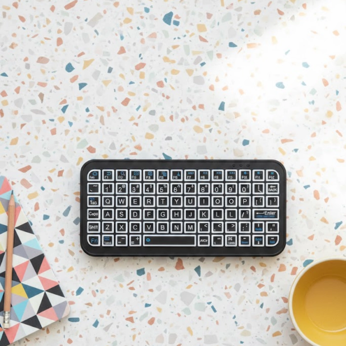 Kompakt Siyah Rgb Işıklı Bluetooth Mini Klavye