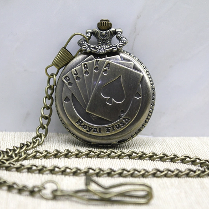 Oyun Kartı Tasarımlı Köstekli Saat