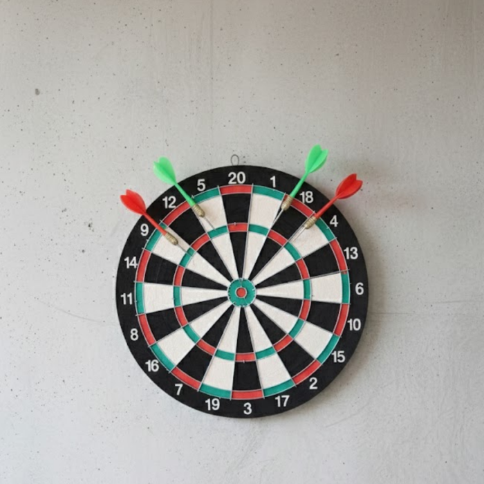 17 İnç Profesyonel Dart Tahtası Dayanıklı Yapı ve 4 Metal Dart Oku