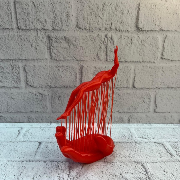 3D El Üzerinde İnsan Figürü Kırmızı Sanatsal Masa Üstü Dekor 12x18 cm