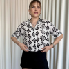 Siyah beyaz baskılı crop gömlek