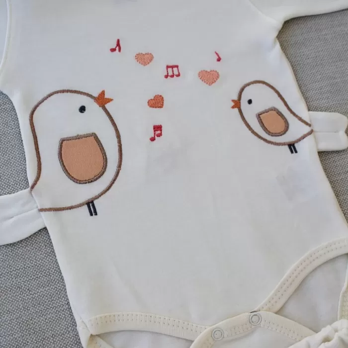 Şarkıcı Kuşlar Nakışlı Bandanalı Uzun Kollu Zıbınlı 3lü Kız Bebek Takımı Ekru
