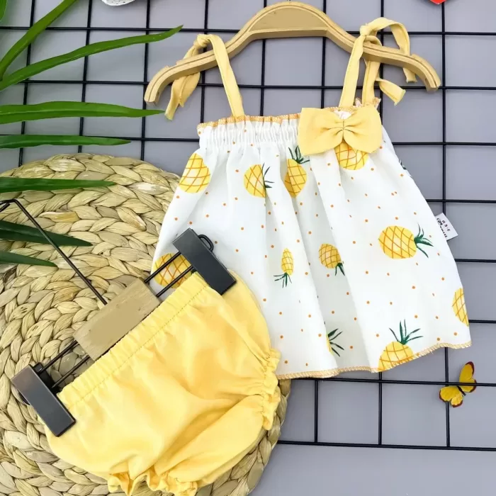 Bandajlı Ve Kilotlu Ananas Desenli Askılı 3lü Kız Bebek Elbisesi