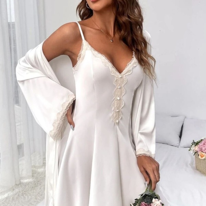 Beyaz Saten Dantel Detaylı Mini Kuşakı Sabahlık