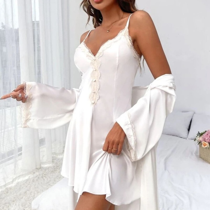 Beyaz Saten Dantel Detaylı Mini Kuşakı Sabahlık