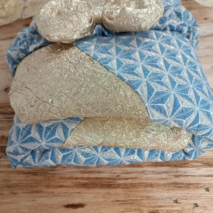 Yenidoğan Piramit Desenli Güpür İşlemeli Bebek Battaniyesi Kundak