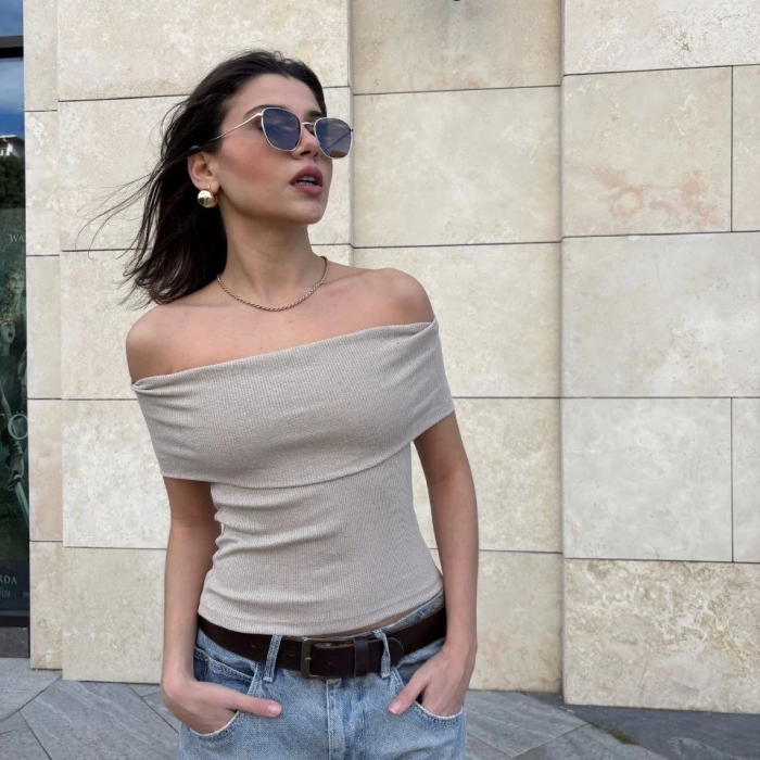 Madonna yaka sıfır kol bluz