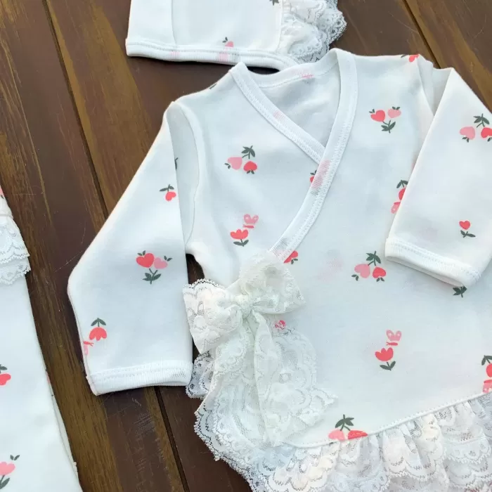 Çiçek Desenli Dantel İşlemeli %100 Pamuk Kız Bebek 8li Hastane Çıkışı