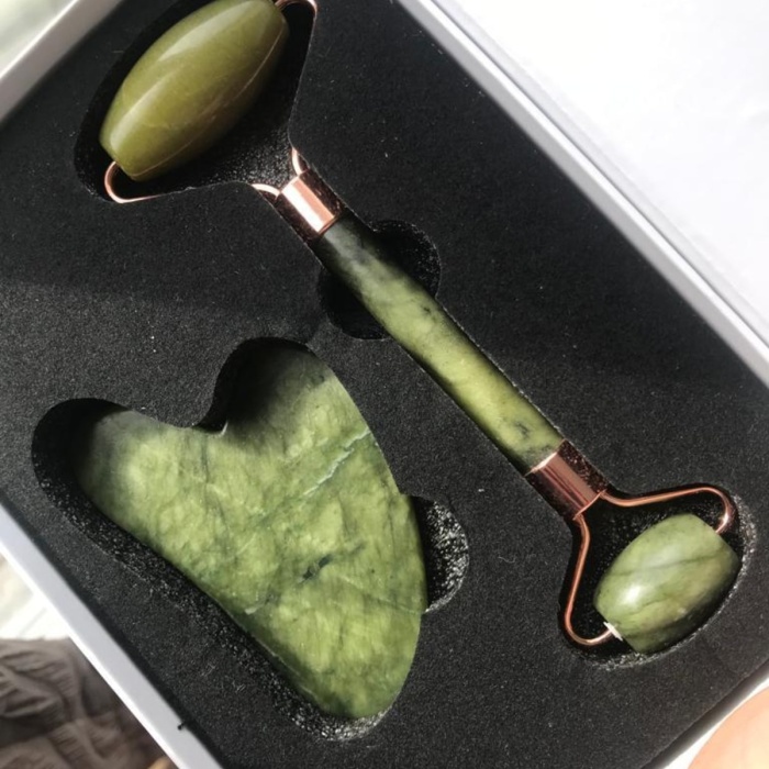 Yeşim taşı Gua sha