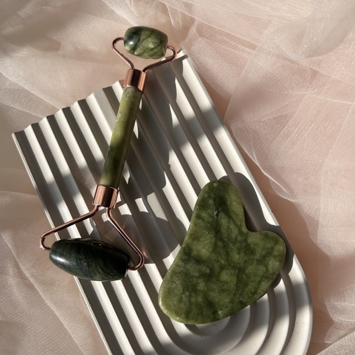Yeşim taşı Gua sha
