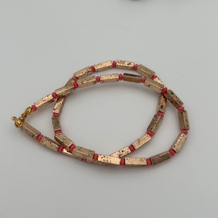 Gold lav taşı mercan kolye