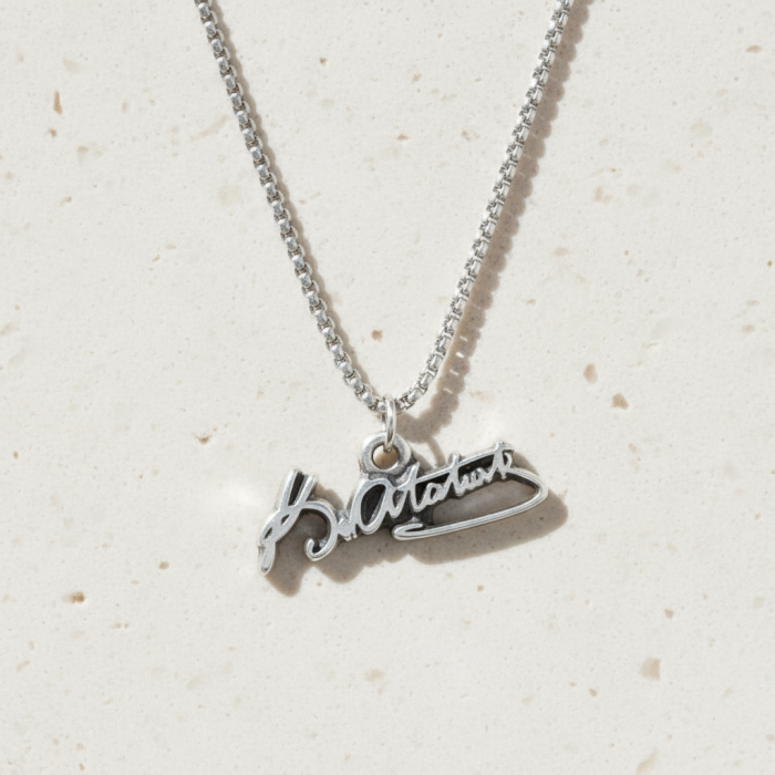 Mustafa Kemal Atatürk İmzalı Gümüş Kaplama Örme Zincir Kolye