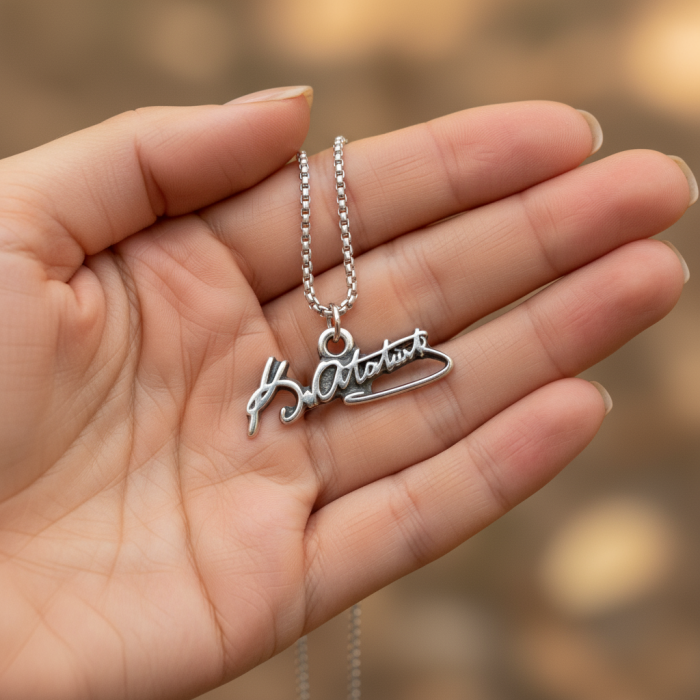 Mustafa Kemal Atatürk İmzalı Gümüş Kaplama Örme Zincir Kolye