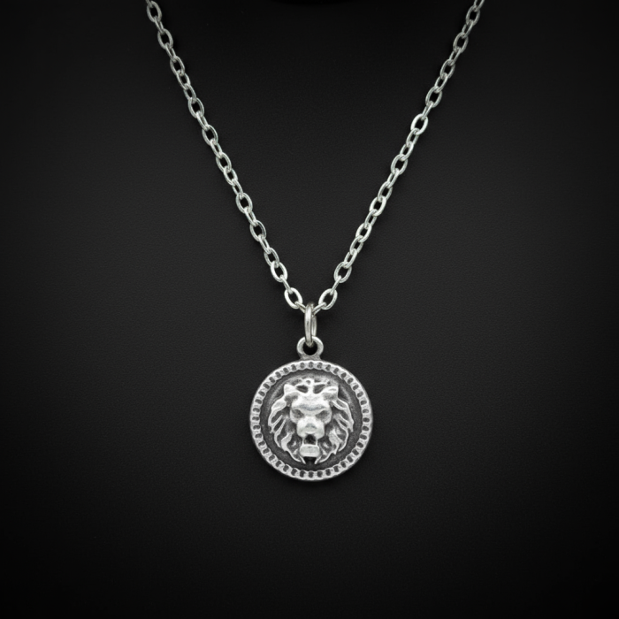 Minimal Aslan Madalyon Gümüş Kaplama Düz Zincir Kolye
