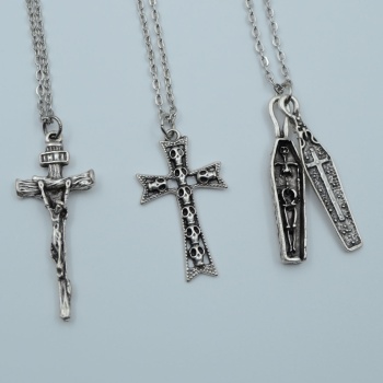 3lü Hz. İsa Haç Kuru Kafa Tabut Gümüş Kaplama Kolye Seti