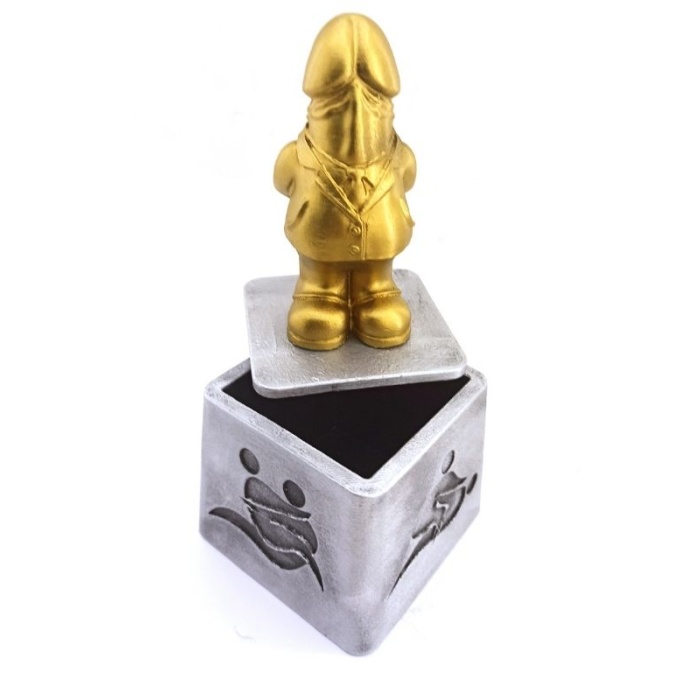 Dick Of The Year – Esprili Masaüstü Ödül Heykeli Model 3