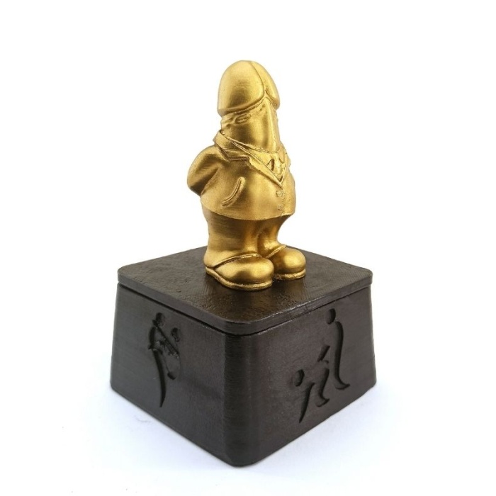 Dick Of The Year – Esprili Masaüstü Ödül Heykeli Model 6