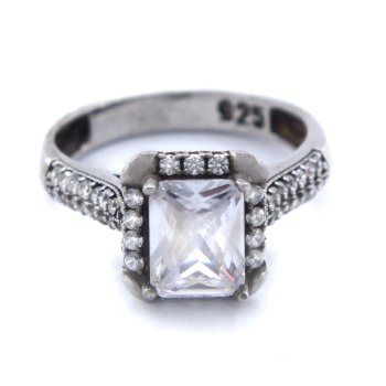 925 Ayar Gümüş Zirkon Baget Taşlı Tek Taş Kadın Yüzük GKY-135