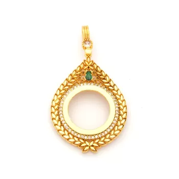 Yarım Altın Çerçeveli Kolye Ucu Altın Kaplama İşlemeli TGR-623