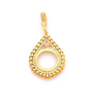 Yarım Altın Çerçeveli Kolye Ucu Altın Kaplama İşlemeli TGR-651