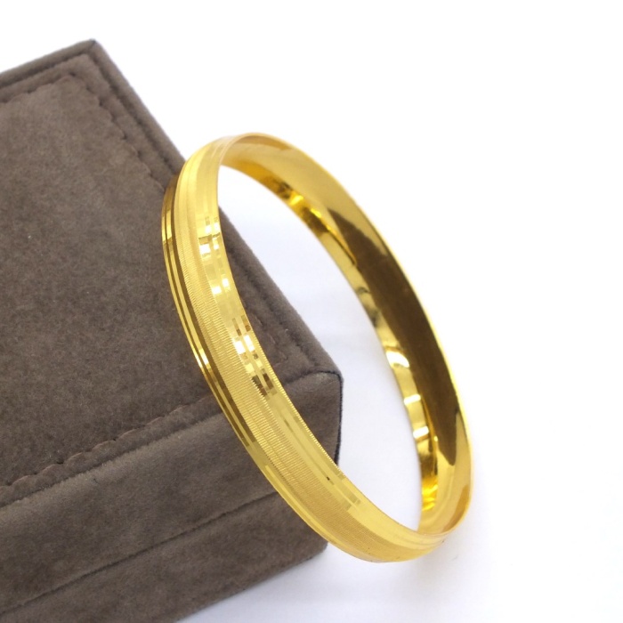 Altın Kaplama Dik Çizgili Bilezik 0.8 cm BLZ-3052