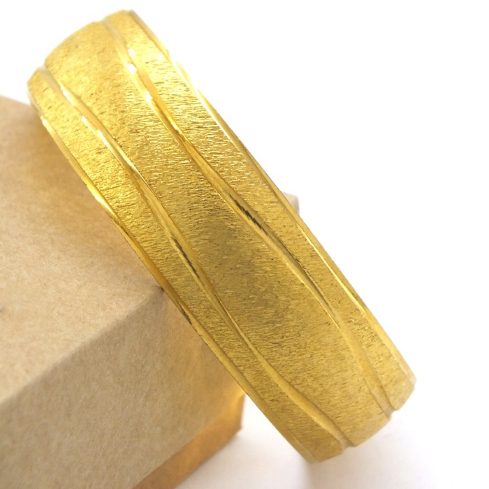 Altın Kaplama Dalgalı Çizgili 2 cm Bilezik BLZ-3069