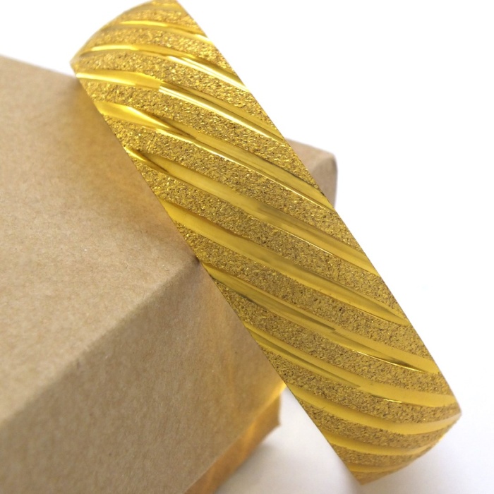 FerizZ Altın Kaplama Yan Çizgili Simli 1.5 cm Bilezik BLZ-3070