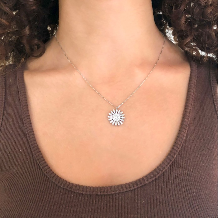 Zirkon Taşlı Papatya Model Gümüş Kolye GK-320