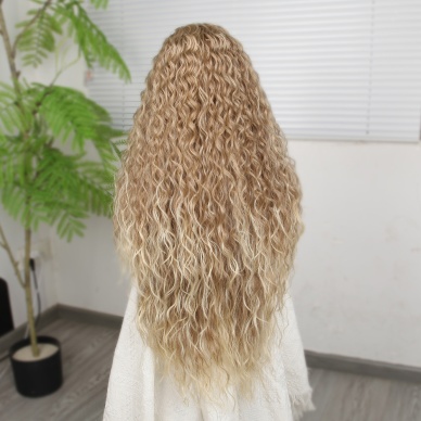 Yoğun Dalga Kumral Platin Röfleli Fiber Sentetik Geniş T Tül Peruk