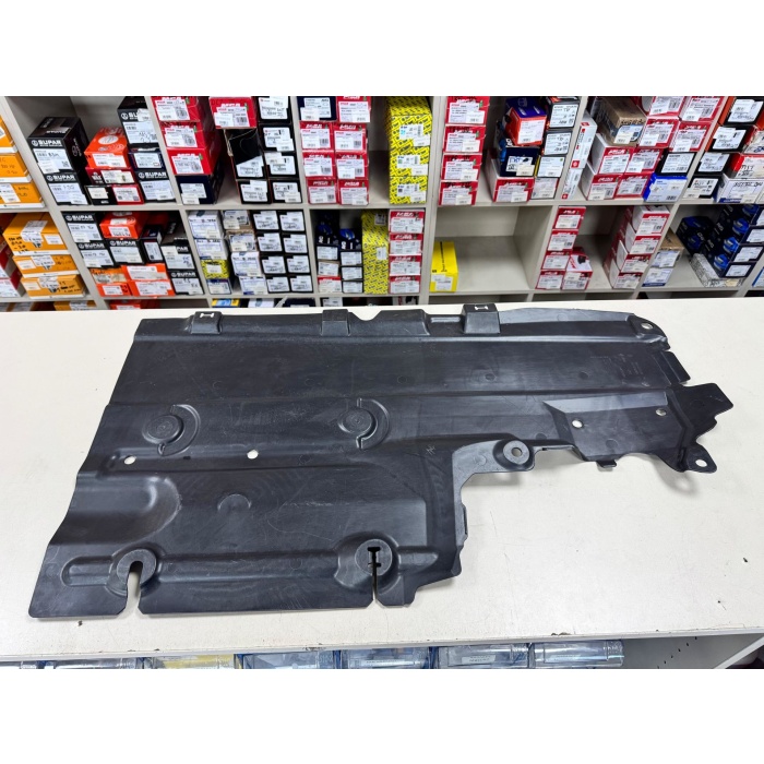 Sağ Alt Motor (Yakıt Deposu) Muafazası Captıur II Taliant Sandero III Mais 748143712R