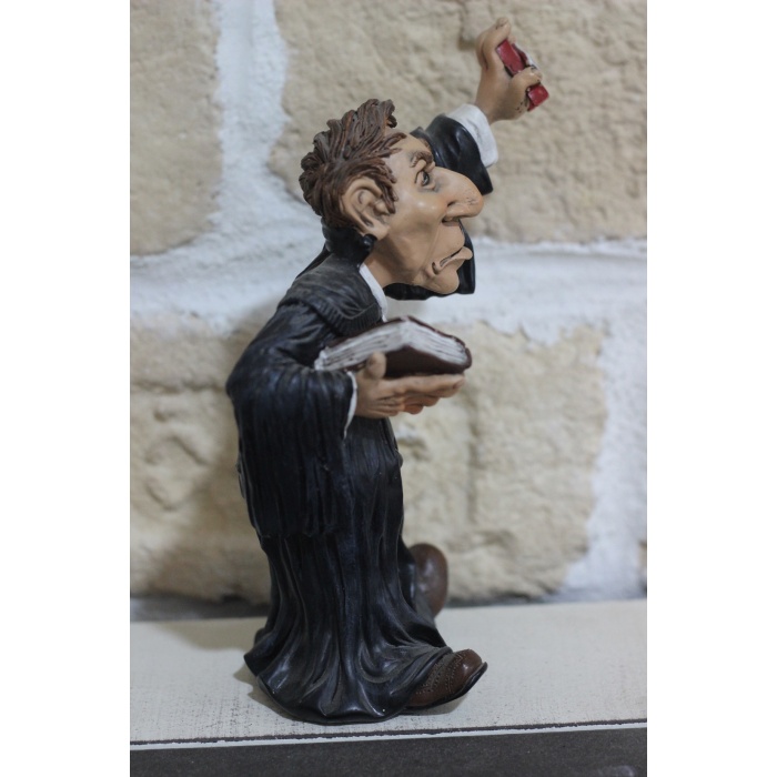 Cübbeli Erkek Avukat Figürlü Dekoratif Biblo 18cm