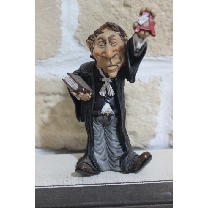 Cübbeli Erkek Avukat Figürlü Dekoratif Biblo 18cm