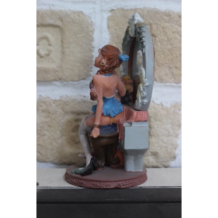 Aynalı Kadın Figürlü Biblo Dekoratif 19,5cm