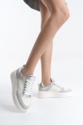 Glenda beyaz arka ve dil rugan bağcıklı sneaker kadın ayakkabı