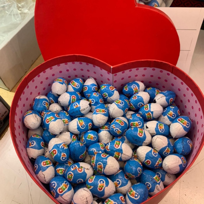1 KG OZMO MİNİ EGGS KALPLİ KUTU